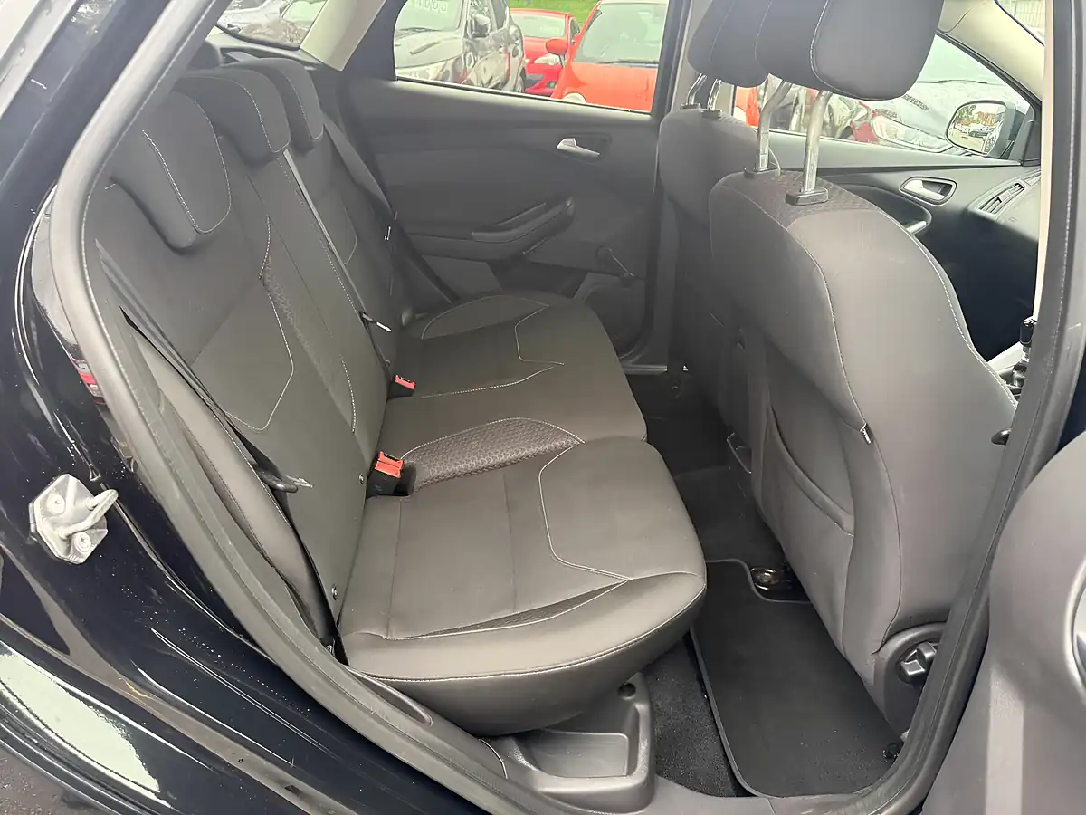 Used 2015 Ford Focus Zetec Black - Interior and Exterior details 14