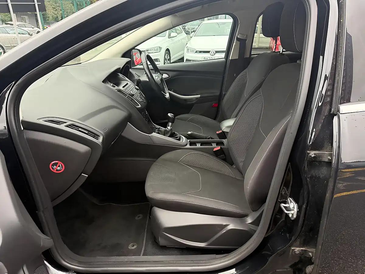 Used 2015 Ford Focus Zetec Black - Interior and Exterior details 19