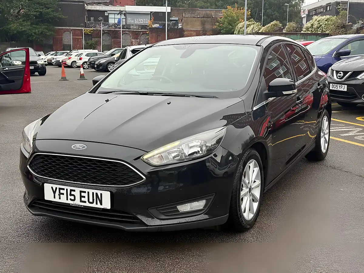 Used 2015 Ford Focus Zetec Black - Interior and Exterior details 4