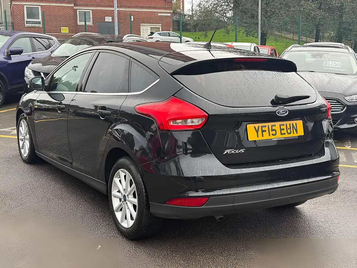 Used 2015 Ford Focus Zetec Black - Interior and Exterior details 5