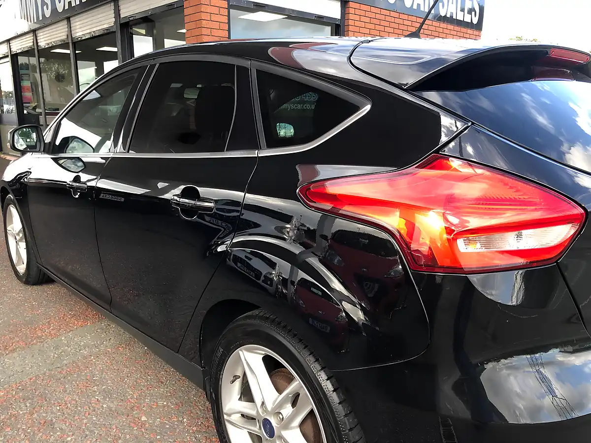 Used 2015 Ford Focus Zetec Black - Interior and Exterior details 11
