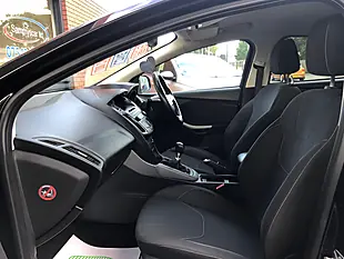 Used 2015 Ford Focus Zetec Black - Interior and Exterior details 13