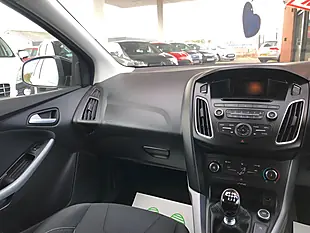 Used 2015 Ford Focus Zetec Black - Interior and Exterior details 16