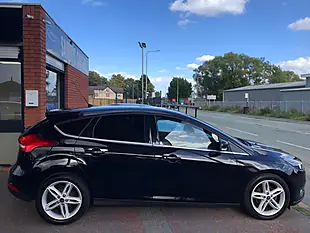 Used 2015 Ford Focus Zetec Black - Interior and Exterior details 8