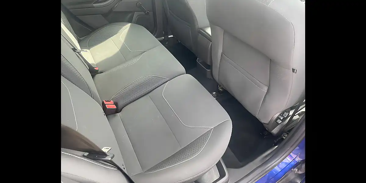 Used 2015 Ford Focus Zetec Blue - Interior and Exterior details 12