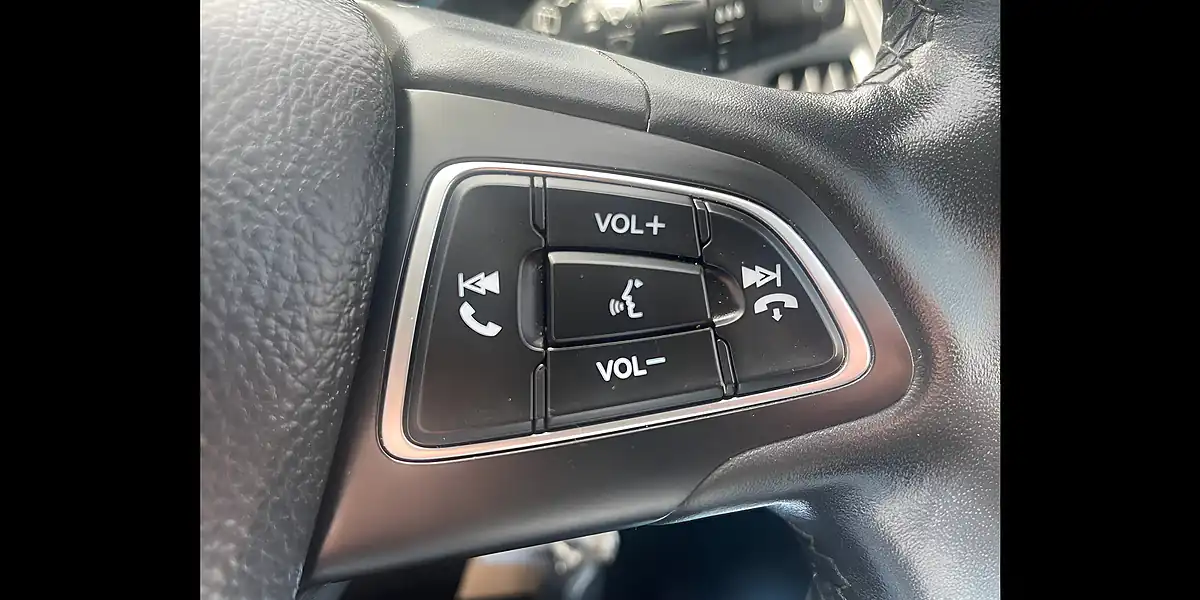 Used 2015 Ford Focus Zetec Blue - Interior and Exterior details 18