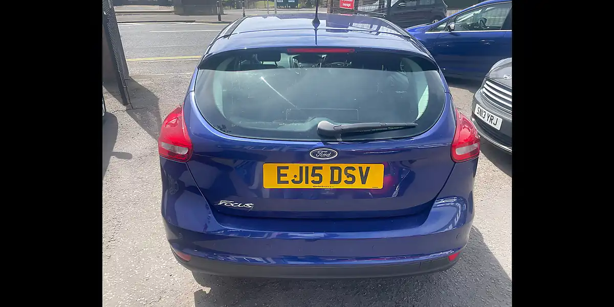 Used 2015 Ford Focus Zetec Blue - Interior and Exterior details 5