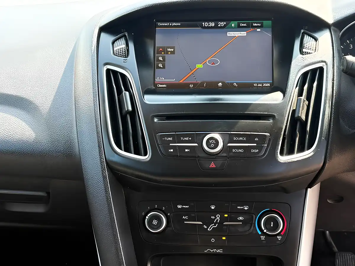 Used 2015 Ford Focus Zetec Blue - Interior and Exterior details 11
