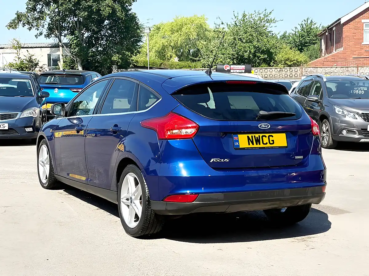 Used 2015 Ford Focus Zetec Blue - Interior and Exterior details 5
