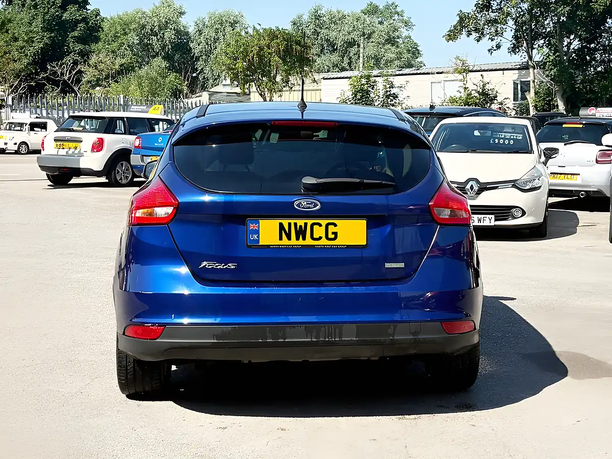 Used 2015 Ford Focus Zetec Blue - Interior and Exterior details 6