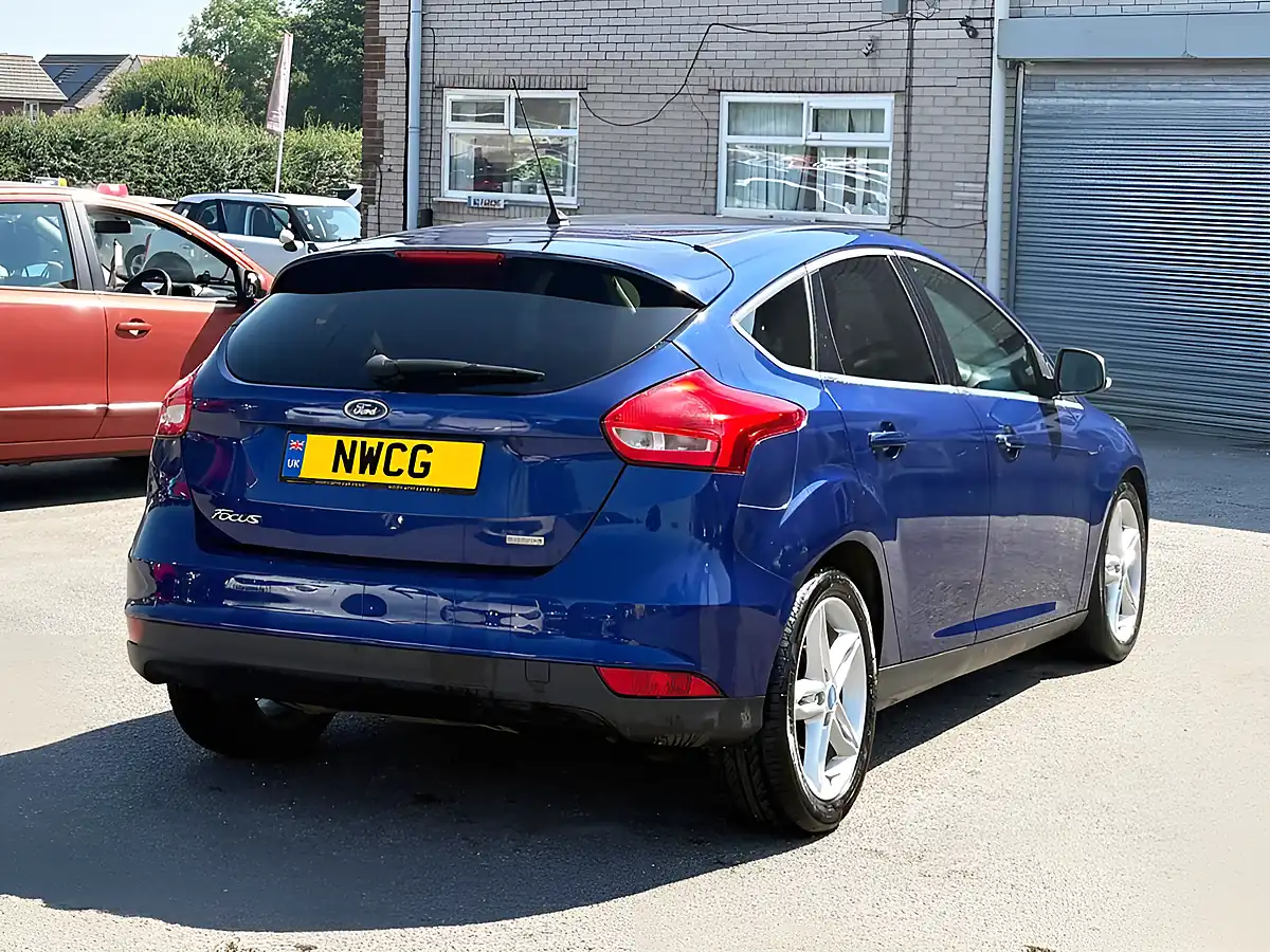 Used 2015 Ford Focus Zetec Blue - Interior and Exterior details 8