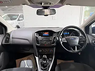 Used 2015 Ford Focus Zetec Blue - Interior and Exterior details 4