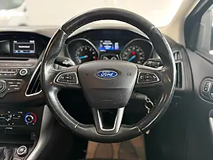 Used 2015 Ford Focus Zetec Blue - Interior and Exterior details 5