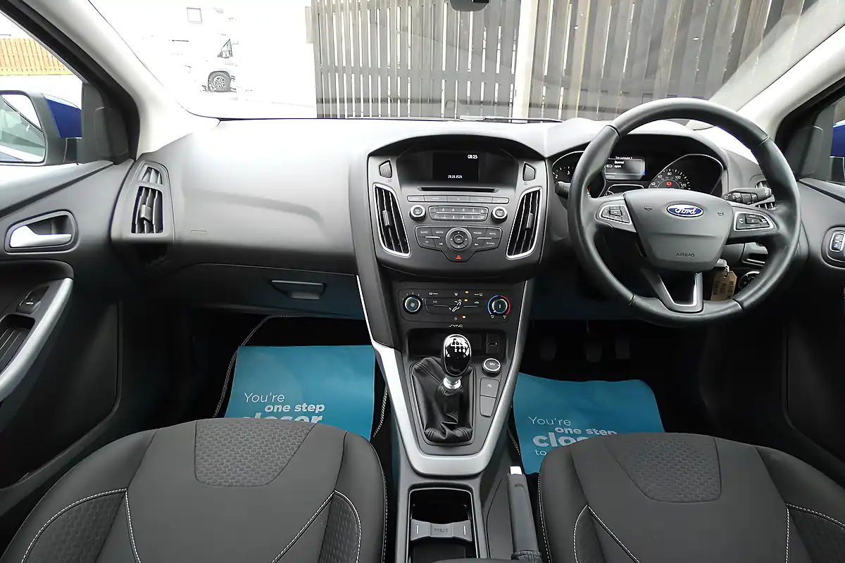 Used 2015 Ford Focus Zetec Blue - Interior and Exterior details 10