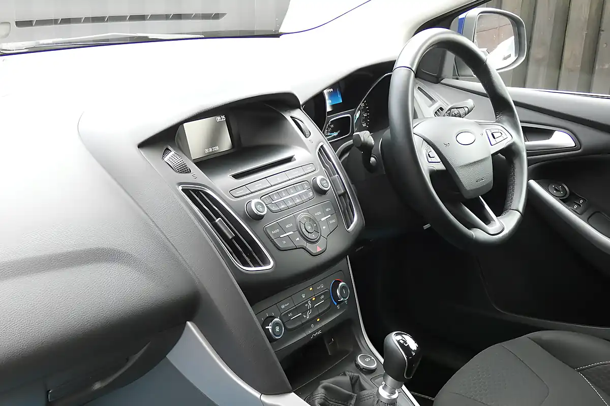 Used 2015 Ford Focus Zetec Blue - Interior and Exterior details 12