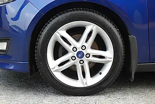 Used 2015 Ford Focus Zetec Blue - Interior and Exterior details 7