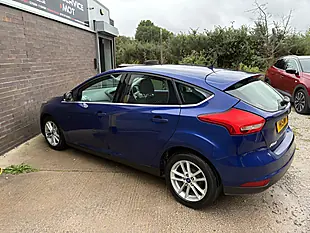 Used 2015 Ford Focus Zetec Blue - Interior and Exterior details 12