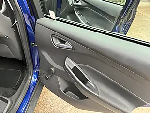 Used 2015 Ford Focus Zetec Blue - Interior and Exterior details 15