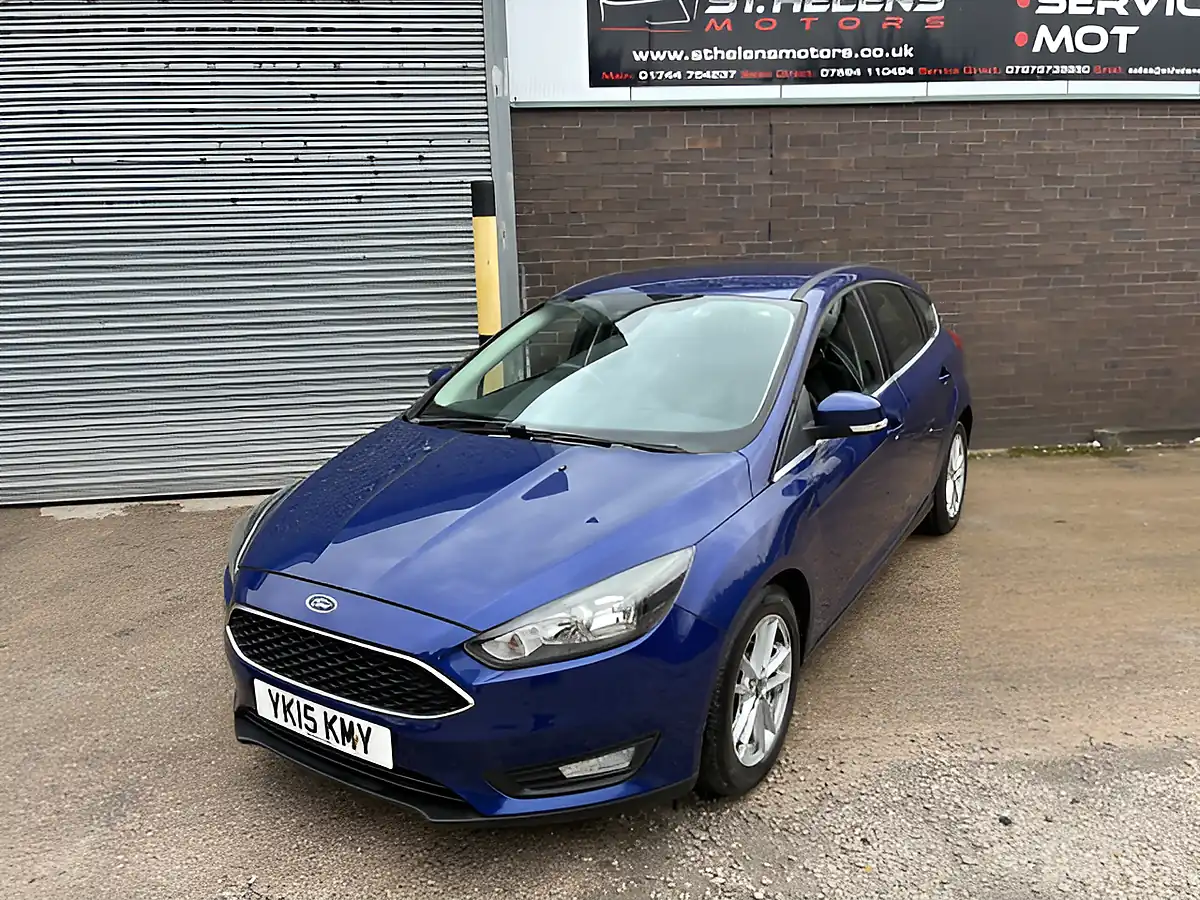 Used 2015 Ford Focus Zetec Blue - Interior and Exterior details 3