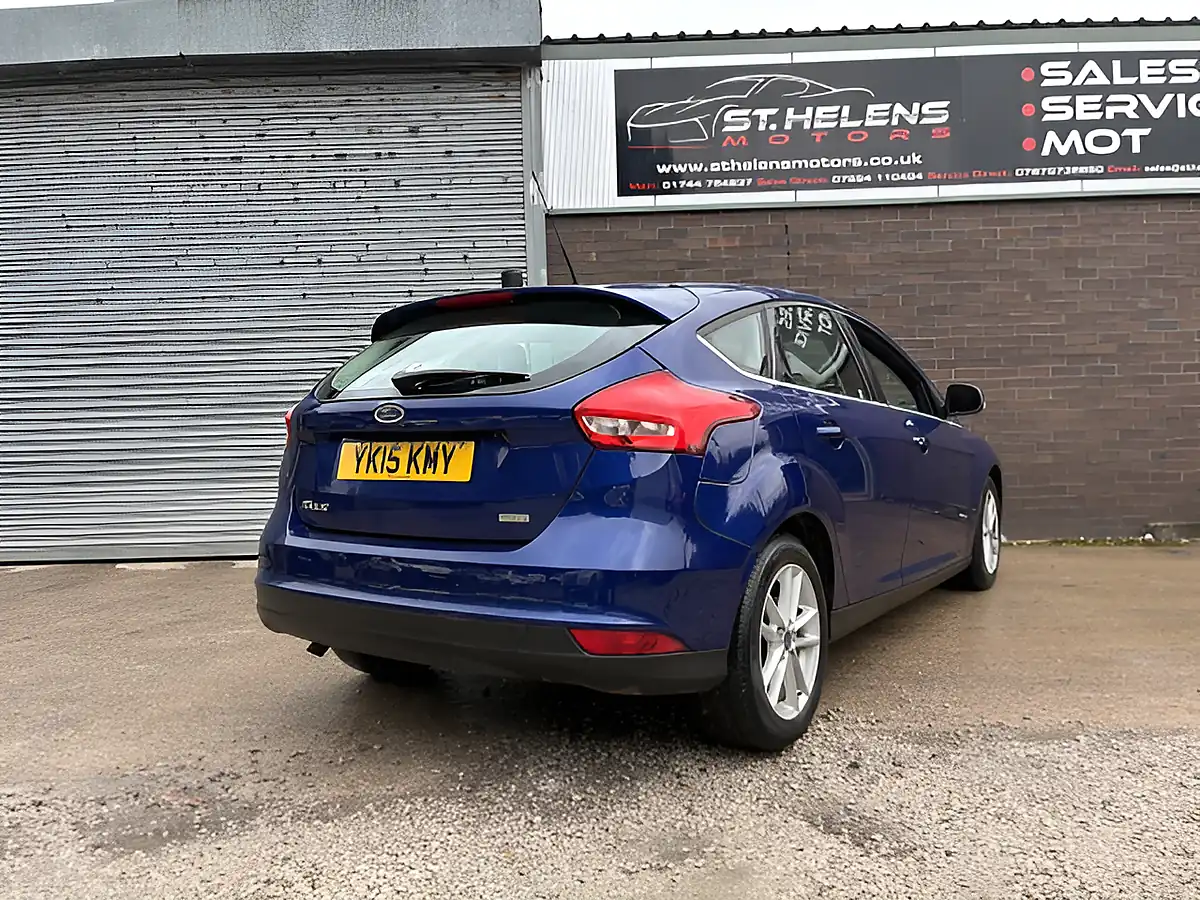 Used 2015 Ford Focus Zetec Blue - Interior and Exterior details 6
