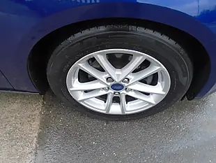 Used 2015 Ford Focus Zetec Blue - Interior and Exterior details 4