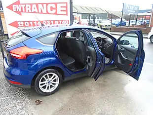 Used 2015 Ford Focus Zetec Blue - Interior and Exterior details 6