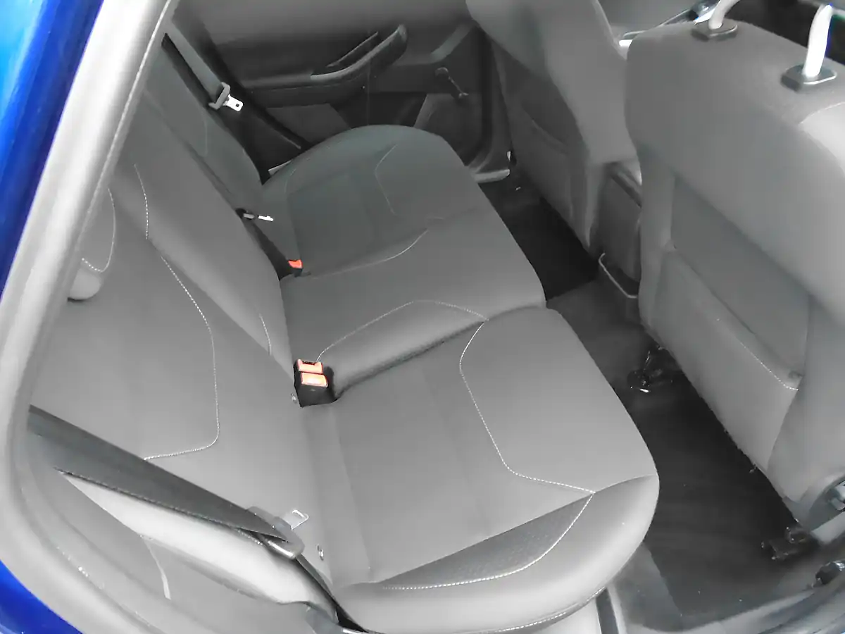 Used 2015 Ford Focus Zetec Blue - Interior and Exterior details 7