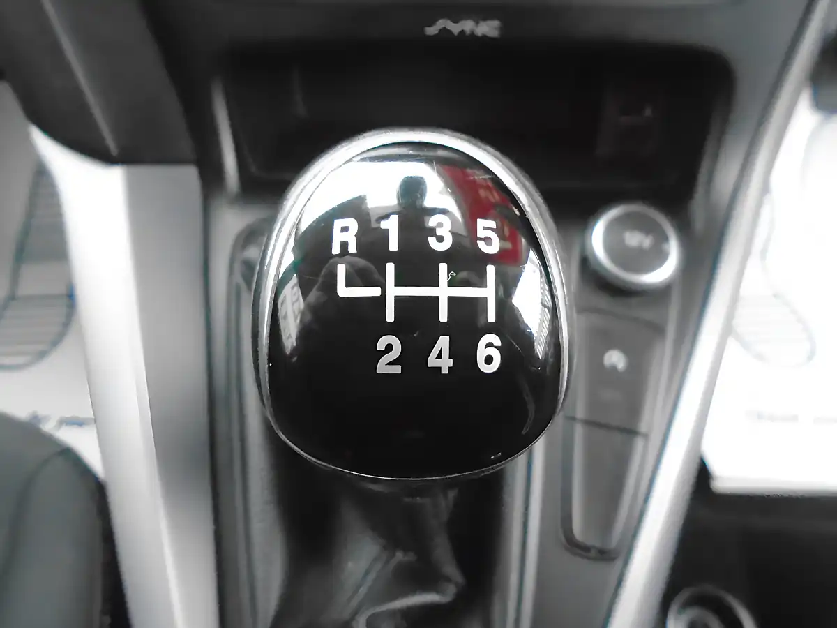 Used 2015 Ford Focus Zetec Blue - Interior and Exterior details 9
