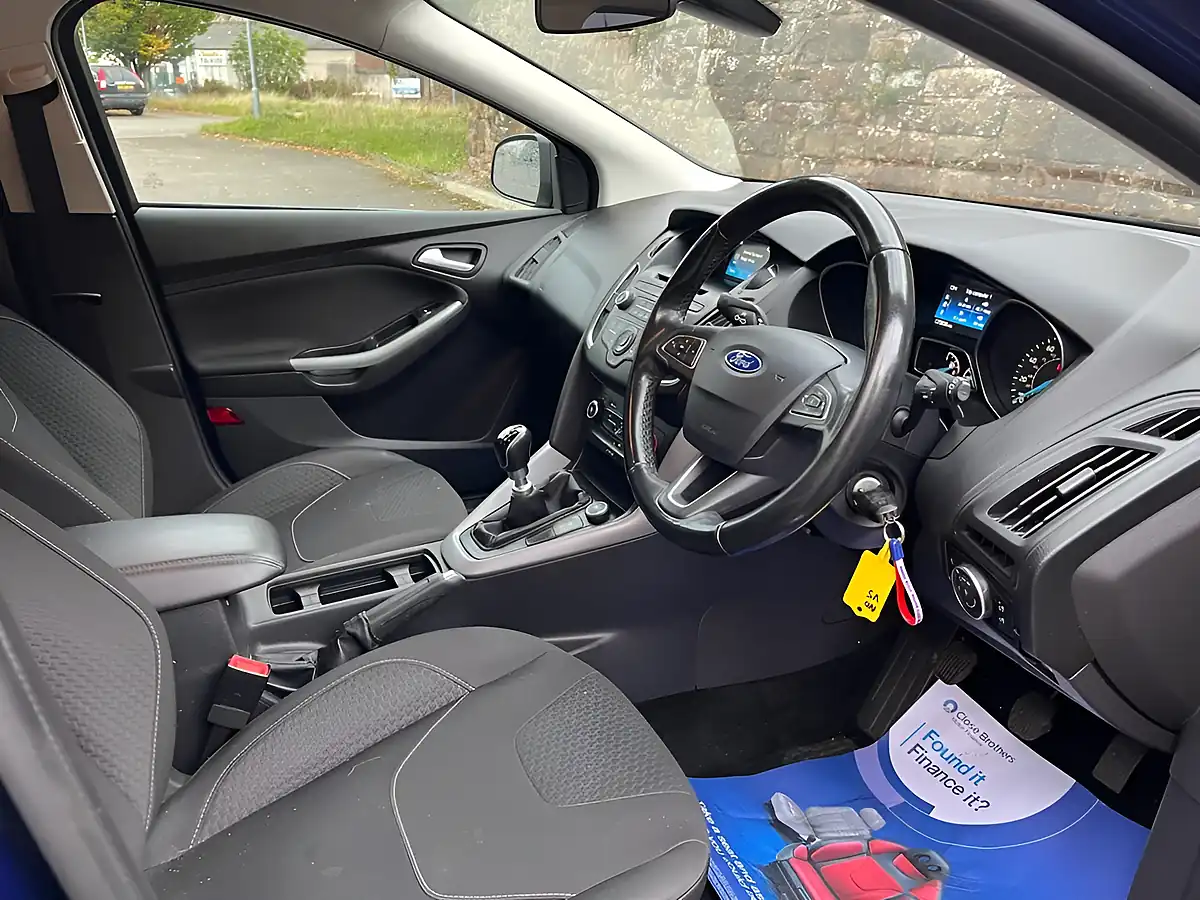 Used 2015 Ford Focus Zetec Deep Impact Blue - Interior and Exterior details 12