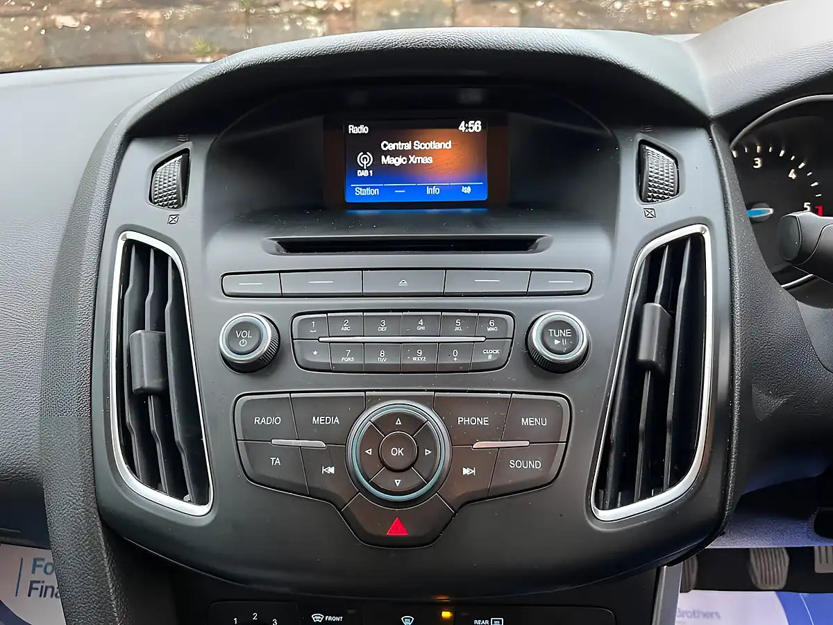 Used 2015 Ford Focus Zetec Deep Impact Blue - Interior and Exterior details 15