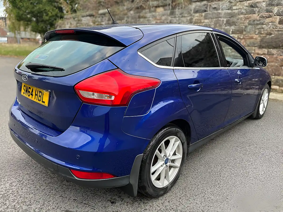 Used 2015 Ford Focus Zetec Deep Impact Blue - Interior and Exterior details 6
