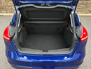 Used 2015 Ford Focus Zetec Deep Impact Blue - Interior and Exterior details 7