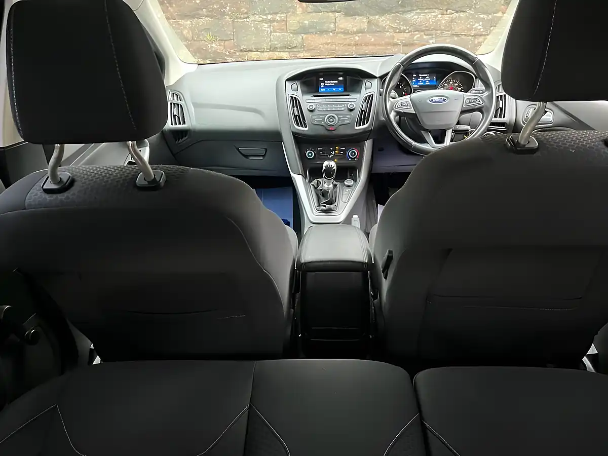 Used 2015 Ford Focus Zetec Deep Impact Blue - Interior and Exterior details 8