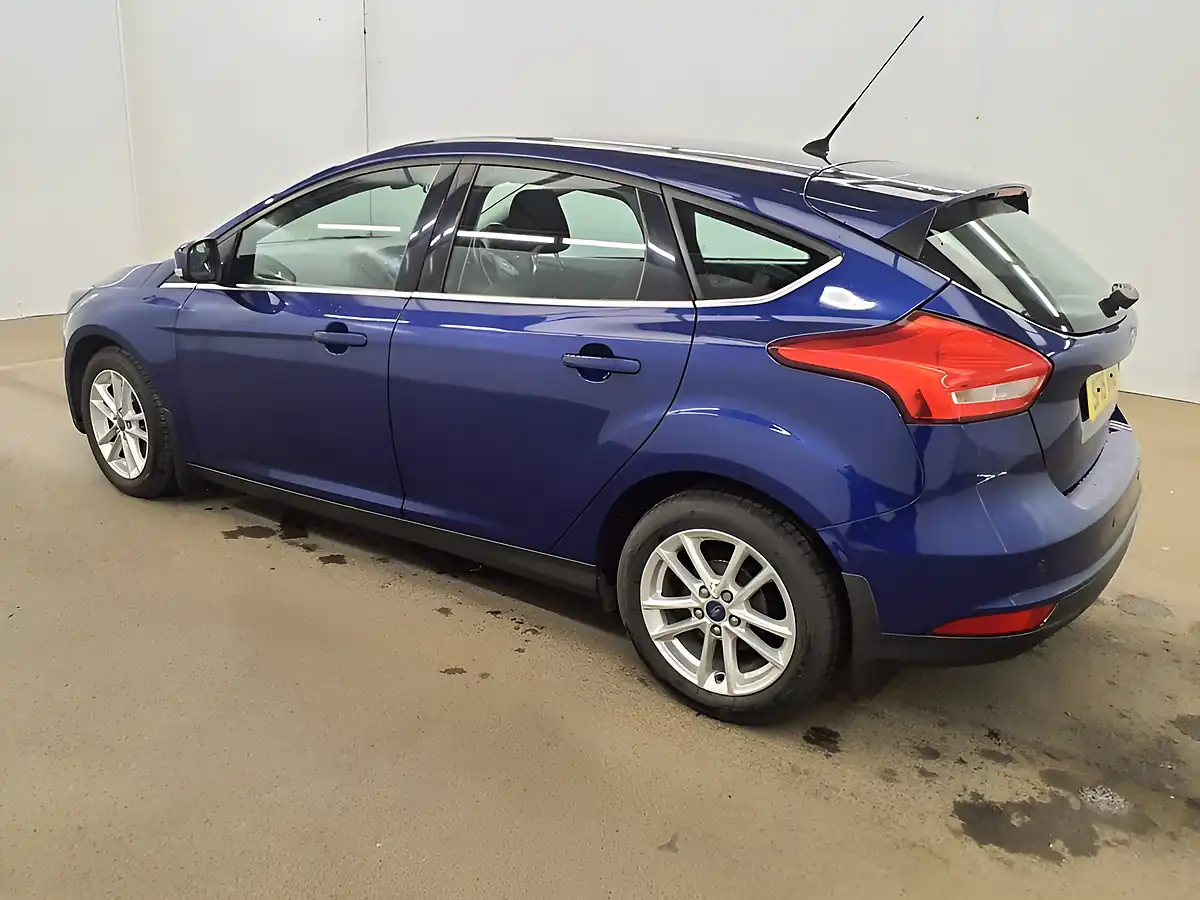 Used 2015 Ford Focus Zetec Edition Blue - Interior and Exterior details 5