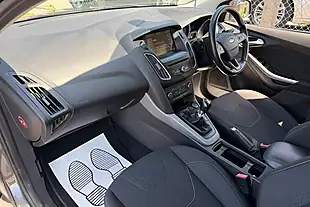Used 2015 Ford Focus Zetec Grey - Interior and Exterior details 14
