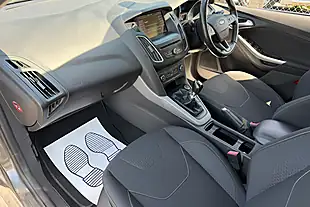 Used 2015 Ford Focus Zetec Grey - Interior and Exterior details 16