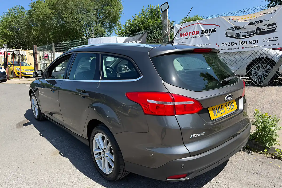 Used 2015 Ford Focus Zetec Grey - Interior and Exterior details 2