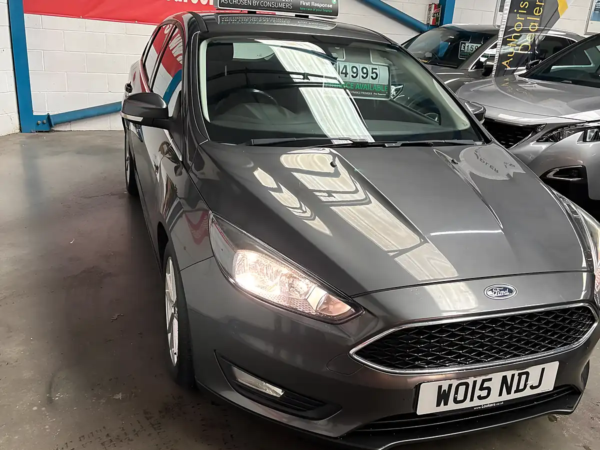 Used 2015 Ford Focus Zetec Grey - Interior and Exterior details 7