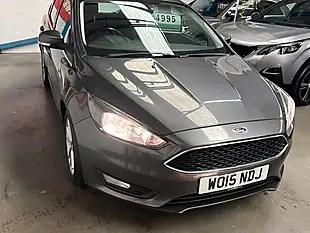 Used 2015 Ford Focus Zetec Grey - Interior and Exterior details 9