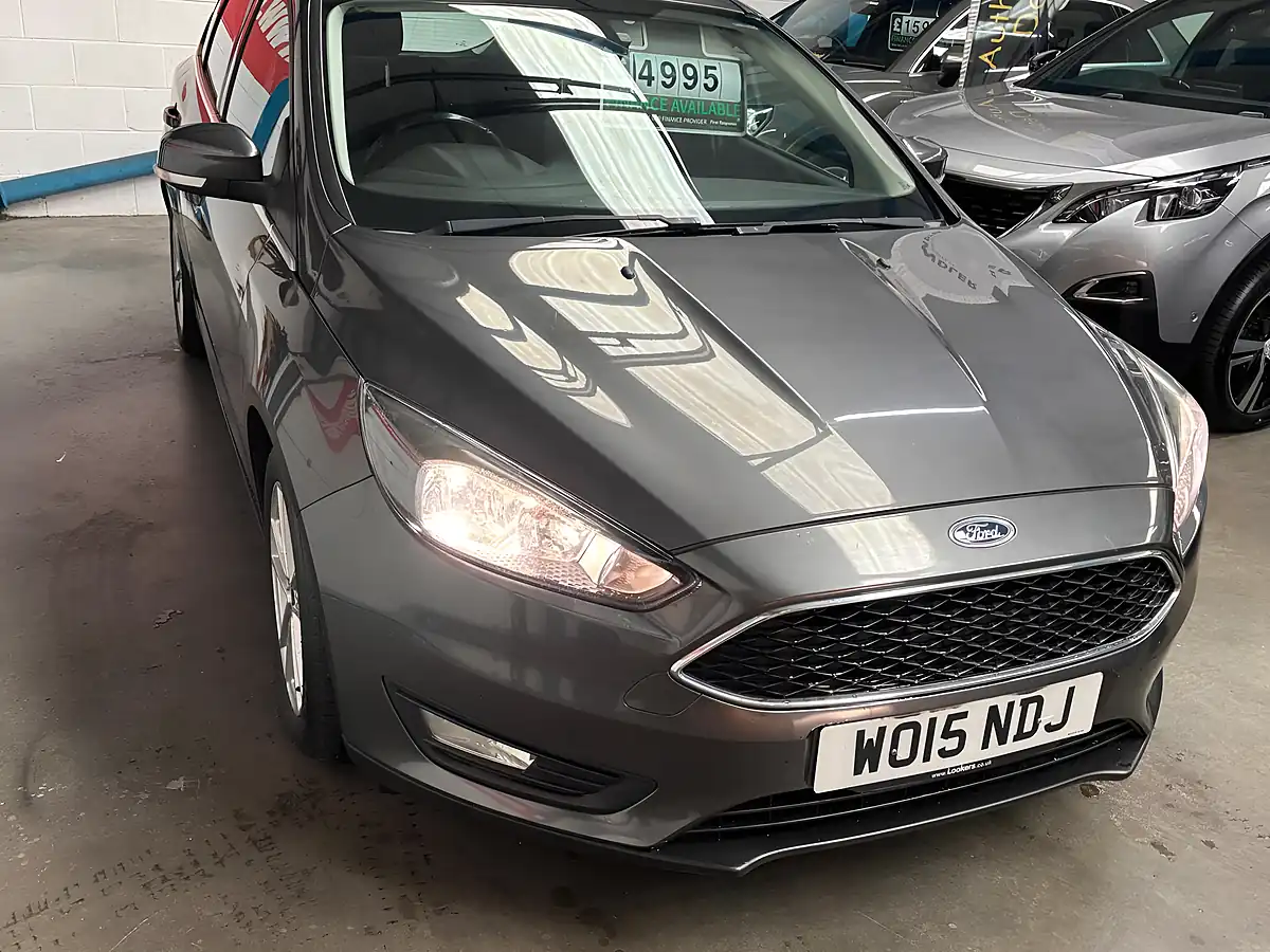 Used 2015 Ford Focus Zetec Grey - Interior and Exterior details 9