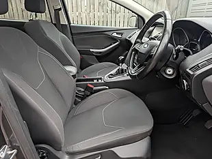 Used 2015 Ford Focus Zetec Grey - Interior and Exterior details 10