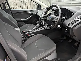 Used 2015 Ford Focus Zetec Grey - Interior and Exterior details 11