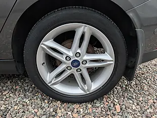 Used 2015 Ford Focus Zetec Grey - Interior and Exterior details 16