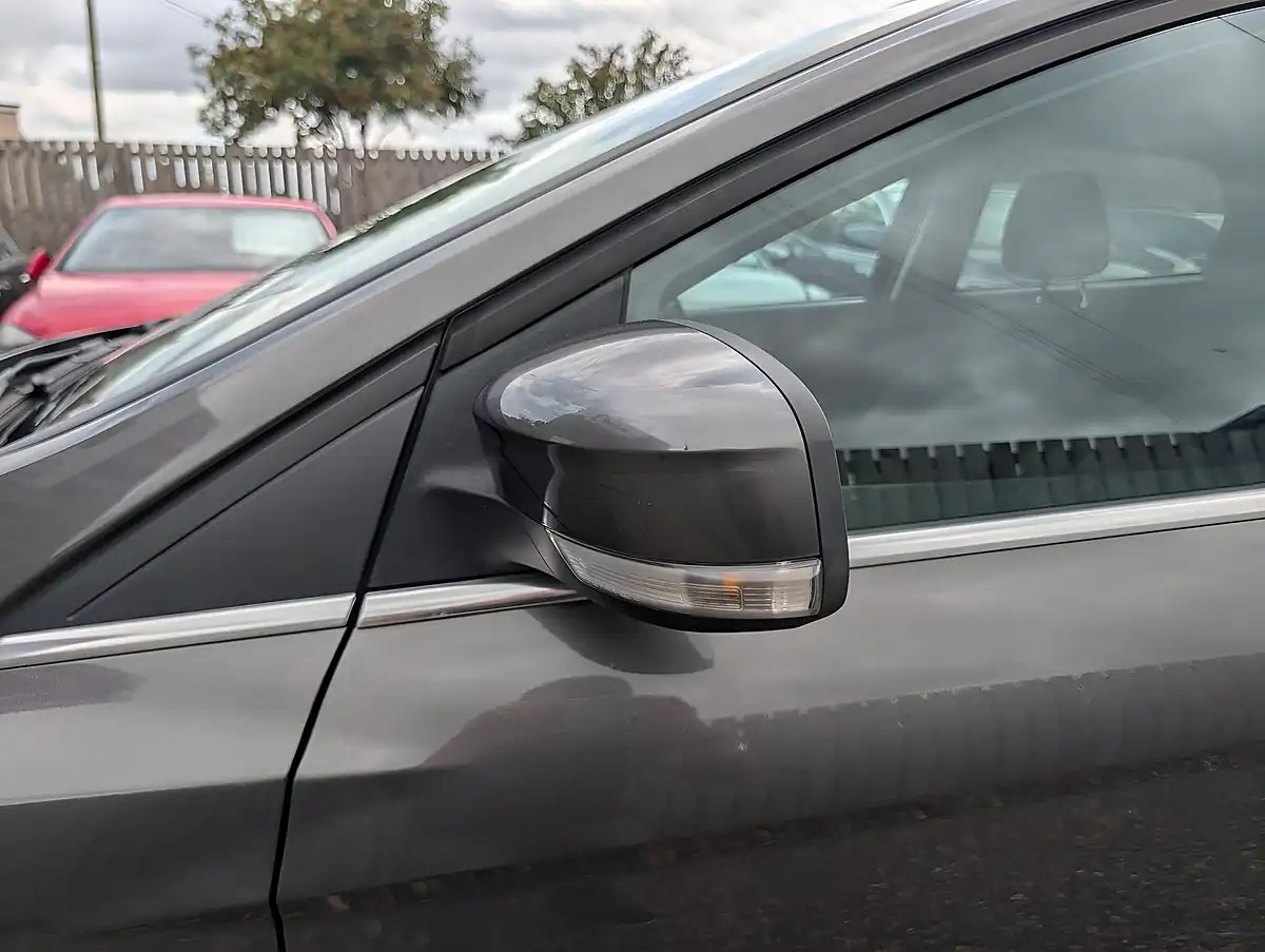 Used 2015 Ford Focus Zetec Grey - Interior and Exterior details 18