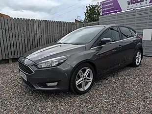 Used 2015 Ford Focus Zetec Grey - Interior and Exterior details 3
