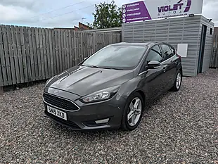 Used 2015 Ford Focus Zetec Grey - Interior and Exterior details 7