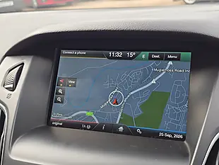 Used 2015 Ford Focus Zetec Grey - Interior and Exterior details 11