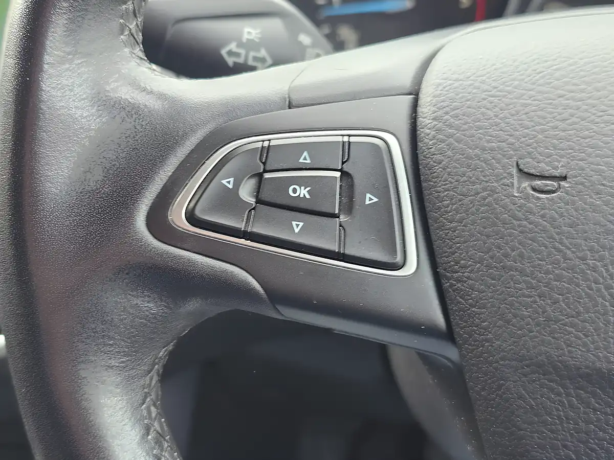 Used 2015 Ford Focus Zetec Grey - Interior and Exterior details 14