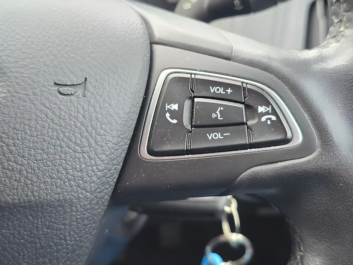 Used 2015 Ford Focus Zetec Grey - Interior and Exterior details 15