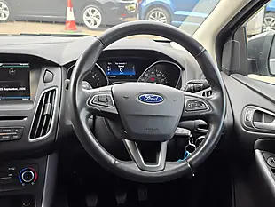 Used 2015 Ford Focus Zetec Grey - Interior and Exterior details 8